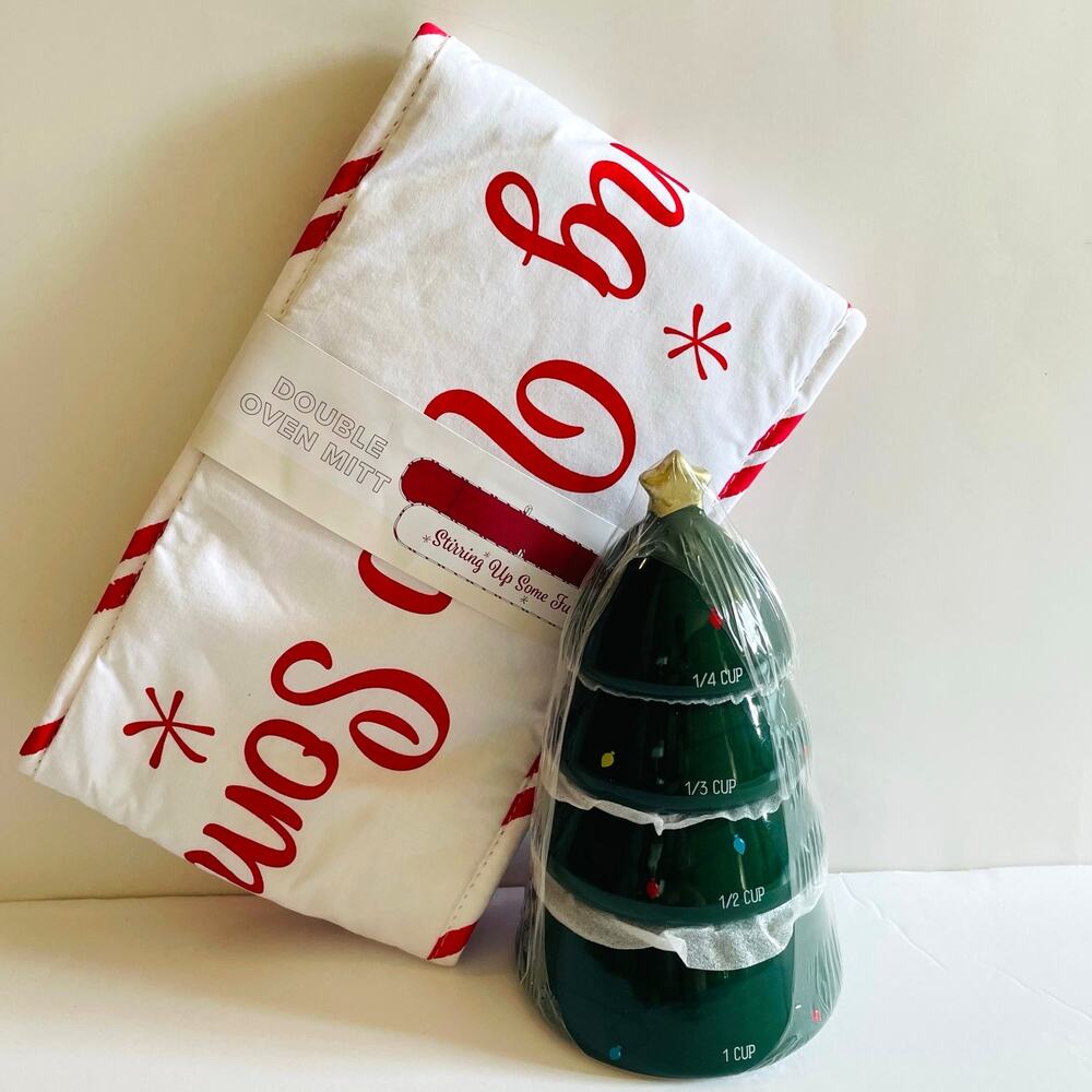 Target‎ Christmas Tree Ceramic Stacking Measuring Cups & Double Oven Mitt